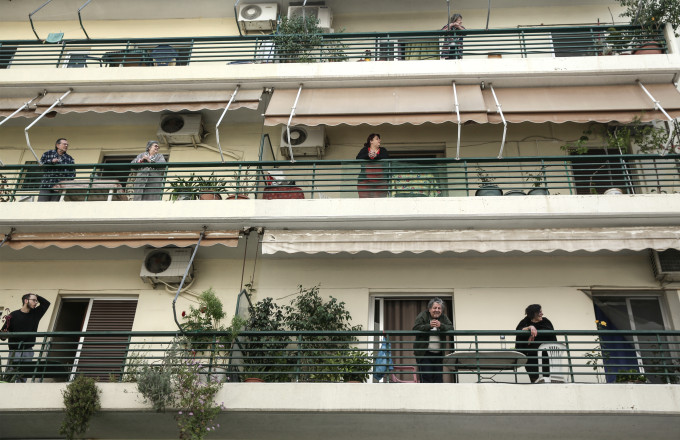 Γαλάτσι: Αστυνομικός έπεσε από μπαλκόνι και σκοτώθηκε
