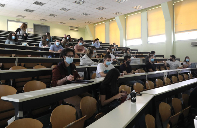 Κεραμέως: Καλεί τους φοιτητές σε διάλογο για το νομοσχέδιο για τα πανεπιστήμια