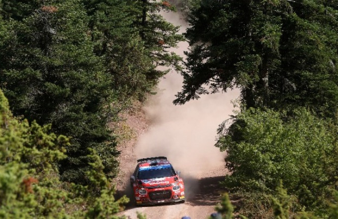 Rally Acropolis 2022: Πέτρες, απρόοπτα και Νεβίλ για θρίαμβο στην 3η μέρα