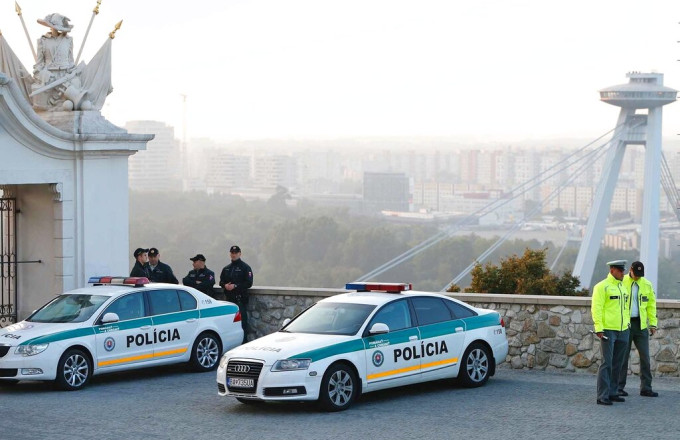 Ο Ρώσος διπλωμάτης έχει διορία 48 ωρών να αποχωρήσει από τη χώρα.