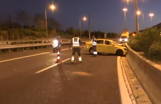 Περιφερειακή Υμηττού: ΙΧ μπήκε στο αντίθετο ρεύμα και συγκρούστηκε με ταξί – Δύο τραυματίες