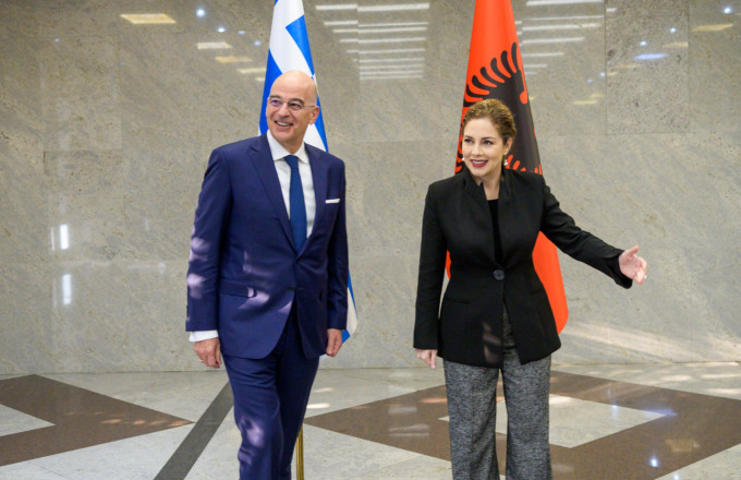 Δένδιας