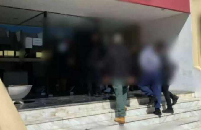 Ελεύθεροι, υπό όρους, ο γνωστός ράπερ και ο συνεργάτης του