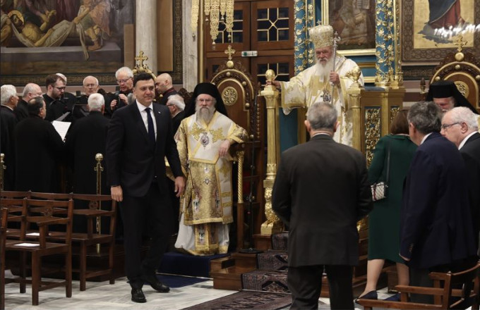  Μητρόπολη Αθηνών: Τρισάγιο για τα θύματα του δυστυχήματος στα Τέμπη