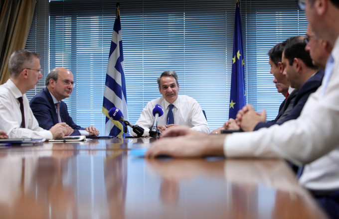 Μητσοτάκης στο ΥΠΟΙΚ