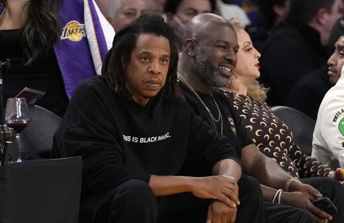 Jay Z: Μετά το coming out, η μητέρα του παντρεύεται την συντροφό της