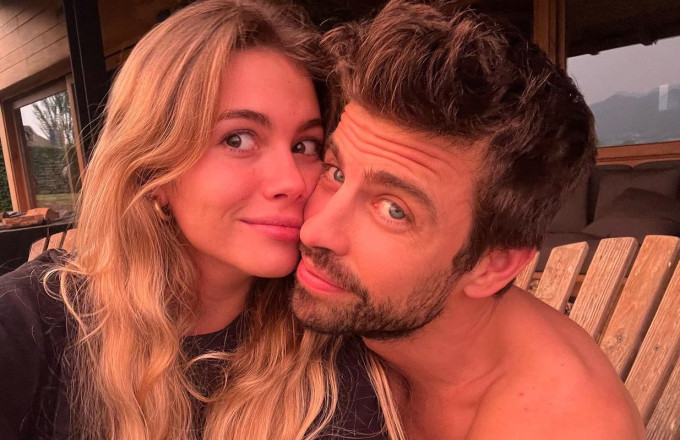 O Pique με τη Clara Chia 