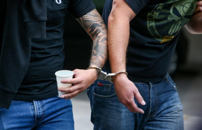 Τρεις συλλήψεις για διακίνηση ναρκωτικών στην Αττική
