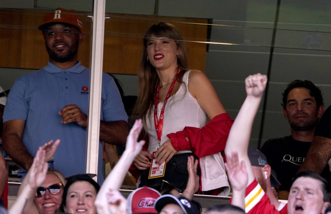 H Taylor Swift 