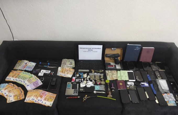Θήρα ναρκωτικά χρήματα