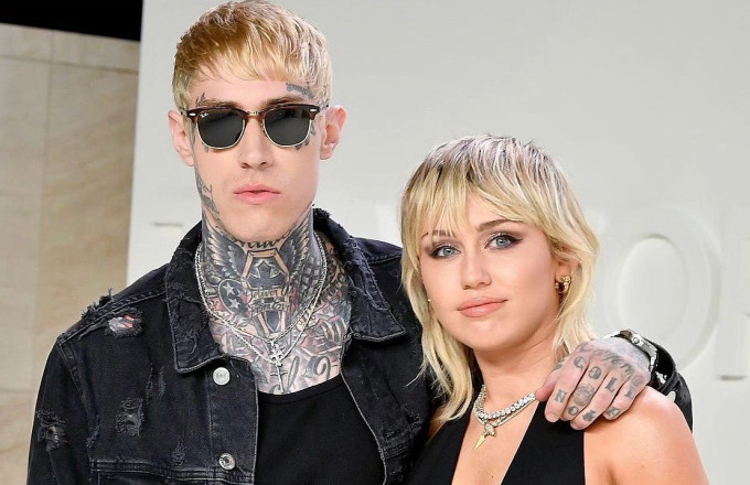 Ο Trace Cyrus με την αδερφή του 
