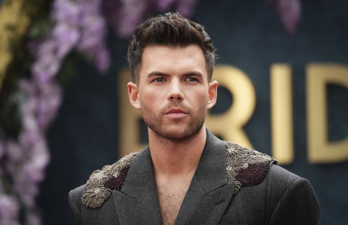 Ο Luke Newton