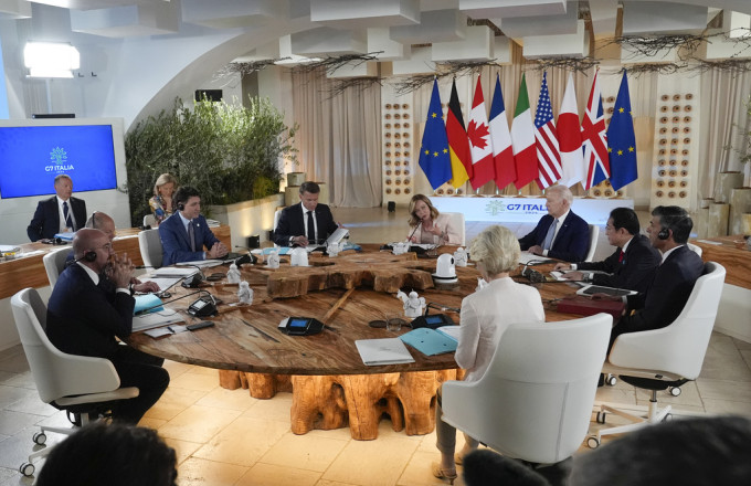 G7