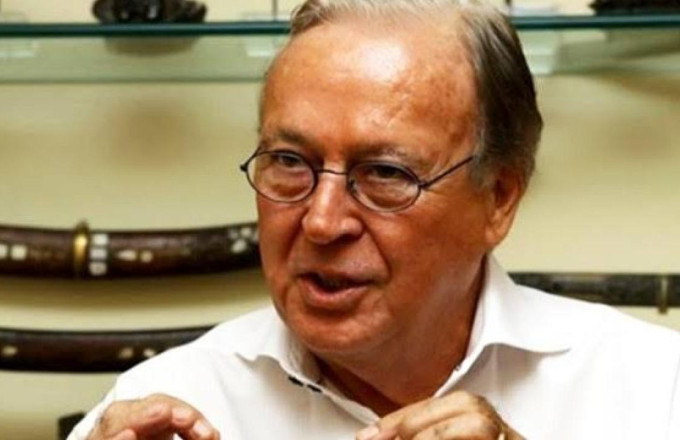 Πέθανε στα 87 του ο σύζυγος της Τανσού Τσιλέρ, Οζέρ Οκούραν Τσιλέρ