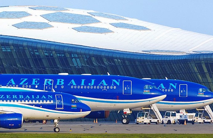Αζεμπαϊτζάν: Πτήση της Azerbaijan Airlines προς Ρωσία επέστρεψε στο Μπακού 