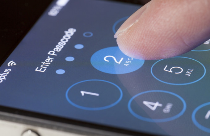 Βρετανία: Απαιτεί από την Apple να κατασκοπεύει τους κρυπτογραφημένους λογαριασμούς των χρηστών