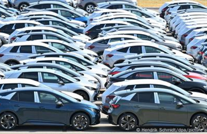 ΕΕ: Αντίδραση στους δασμούς Τραμπ στην αυτοκινητοβιομηχανία