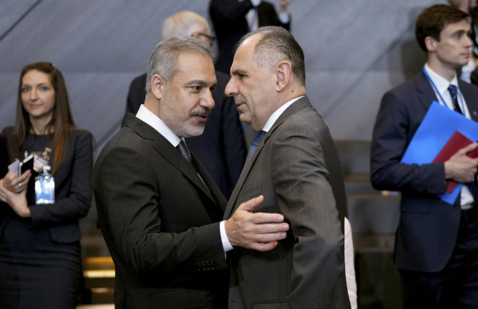 Diplomatic contacts between Greece and Turkey continue with a focus on International Law