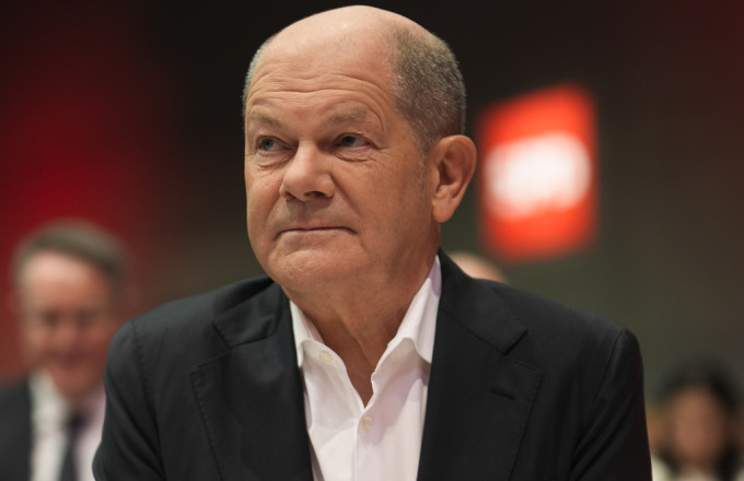 Σολτς: «Πρόωρη η συζήτηση για τα ευρωπαϊκά στρατεύματα στην Ουκρανία» 