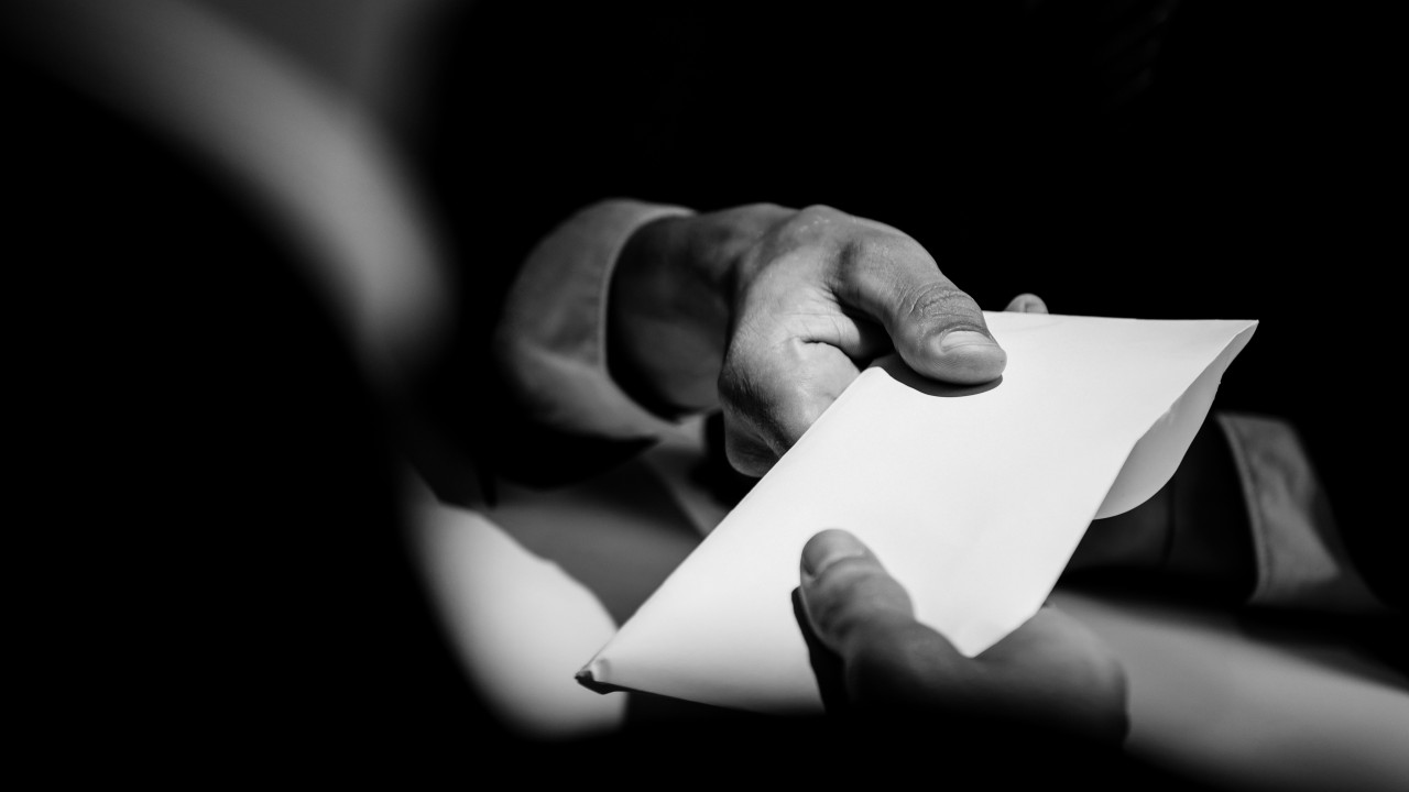 Μεγάλο κύκλωμα απάτης σε βάρος του δημοσίου – Σε εξέλιξη επιχείρηση εξάρθρωσης Μεγάλο κύκλωμα απάτης σε βάρος του δημοσίου – Σε εξέλιξη επιχείρηση εξάρθρωσης
