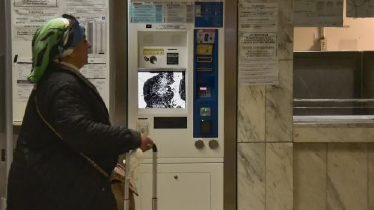 ΕΛΑΣ: 43 συλλήψεις για τους βανδαλισμούς στον σταθμό του Μετρό Ακρόπολη
