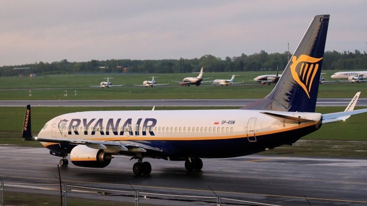 Βέλγιο: Απειλή για βόμβα σε αεροσκάφος της Ryanair Βέλγιο: Απειλή για βόμβα σε αεροσκάφος της Ryanair