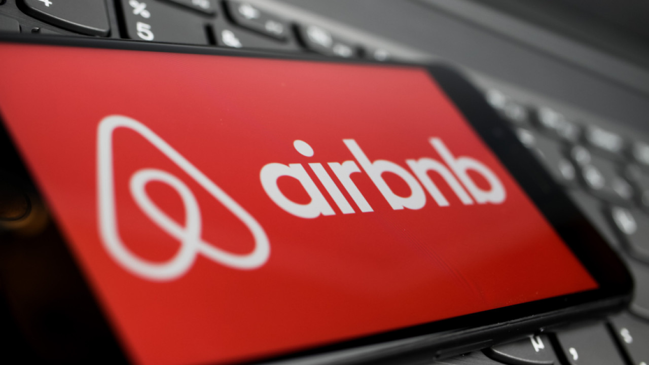 Airbnb: Πάνω από 200.000 στη χώρα, το 35% στην Αττική Airbnb: Πάνω από 200.000 στη χώρα, το 35% στην Αττική