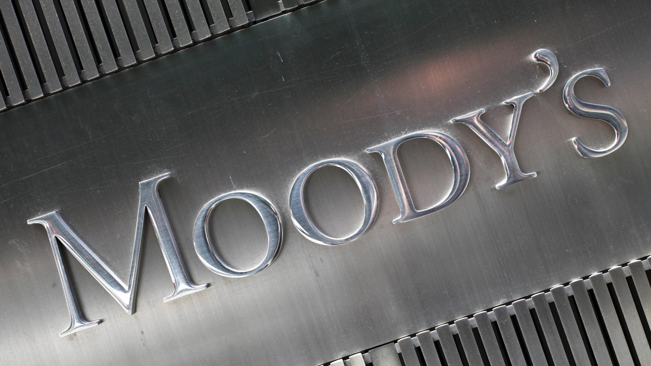 Η Moody’s υποβάθμισε το αξιόχρεο της Γαλλίας στο Aa3