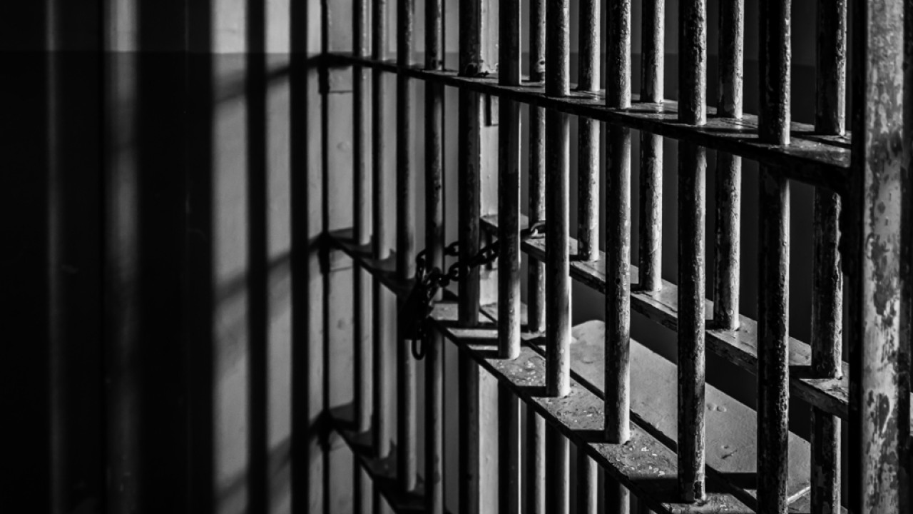 Επιχείρηση στην φυλακή Χανίων: Μαχαίρια, ξυραφάκια και κινητά στα κελιά Επιχείρηση στην φυλακή Χανίων: Μαχαίρια, ξυραφάκια και κινητά στα κελιά