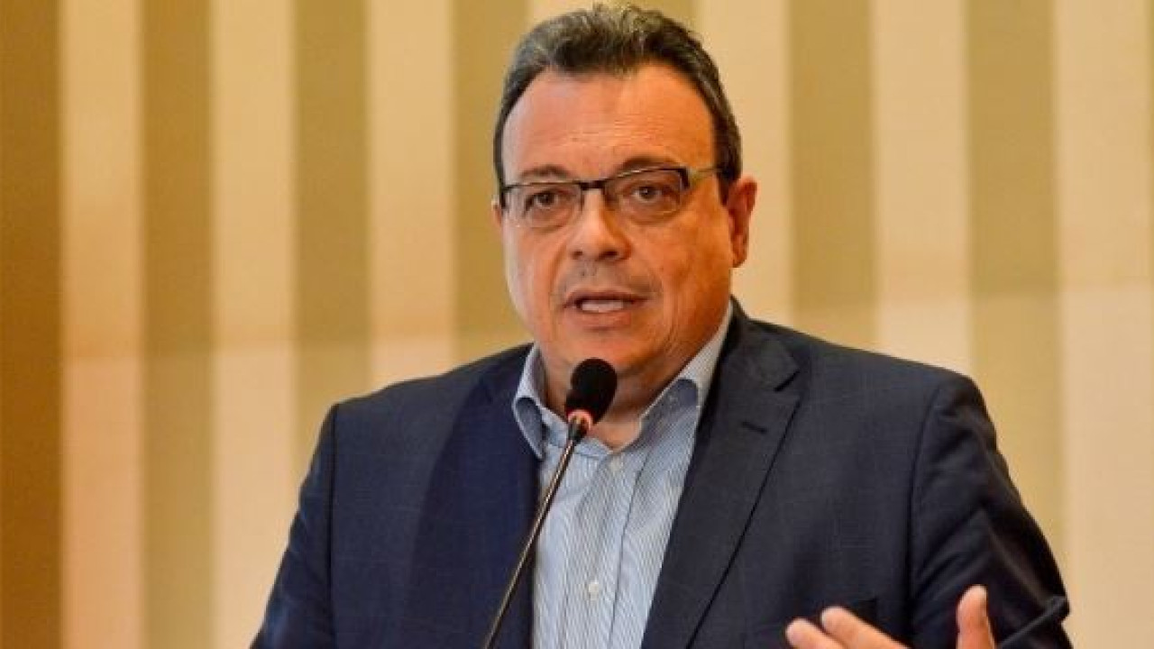 Φάμελλος: Ο Εμμανουήλ Καραλής μάς κάνει περήφανους ανεβάζοντας τον πήχη της ελπίδας Φάμελλος: Ο Εμμανουήλ Καραλής μάς κάνει περήφανους ανεβάζοντας τον πήχη της ελπίδας