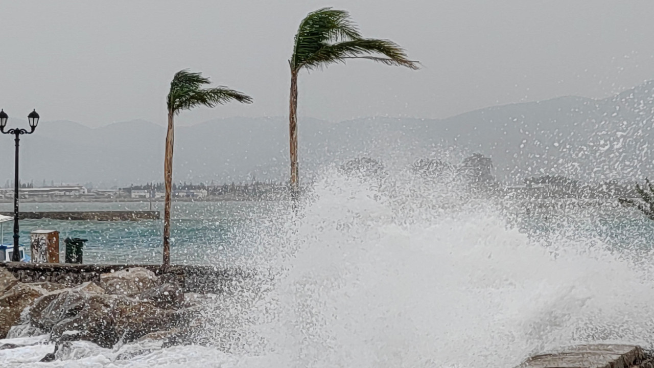 Δεμένα τα πλοία στα λιμάνια λόγω της κακοκαιρίας – Ποια δρομολόγια δεν εκτελούνται