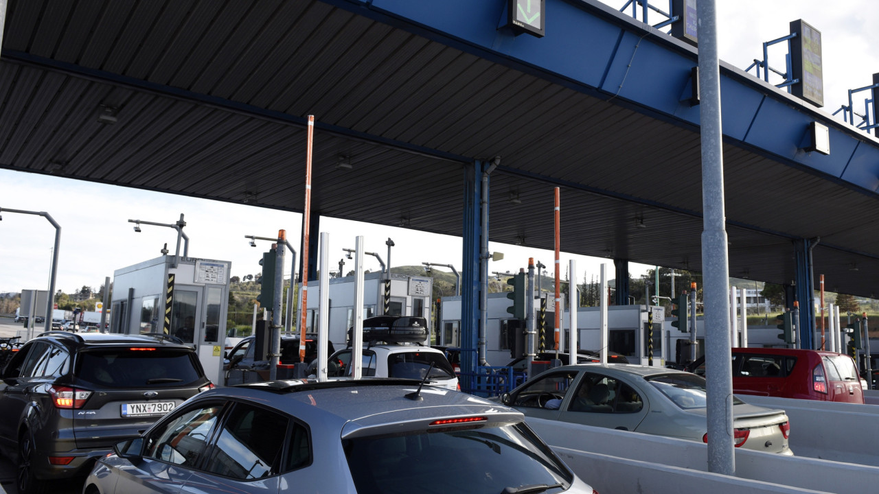 Στην υπηρεσία της ΑΑΔΕ για τον εντοπισμό των οχημάτων σε ακινησία και οι κάμερες των διοδίων – Βαριές καμπάνες για τους παραβάτες