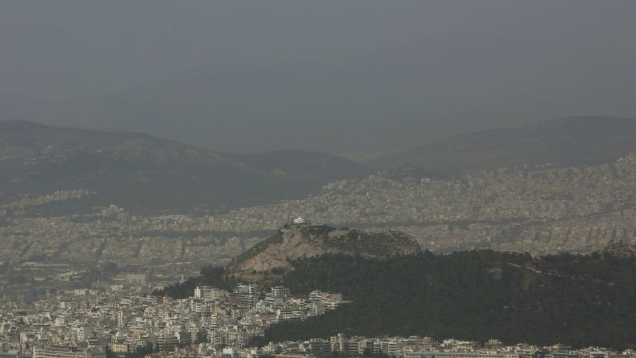 ΕΟΔΥ: Οδηγίες προστασίας από την αφρικανική σκόνη - Ποιοι κινδυνεύουν και ποια είναι τα συμπτώματα