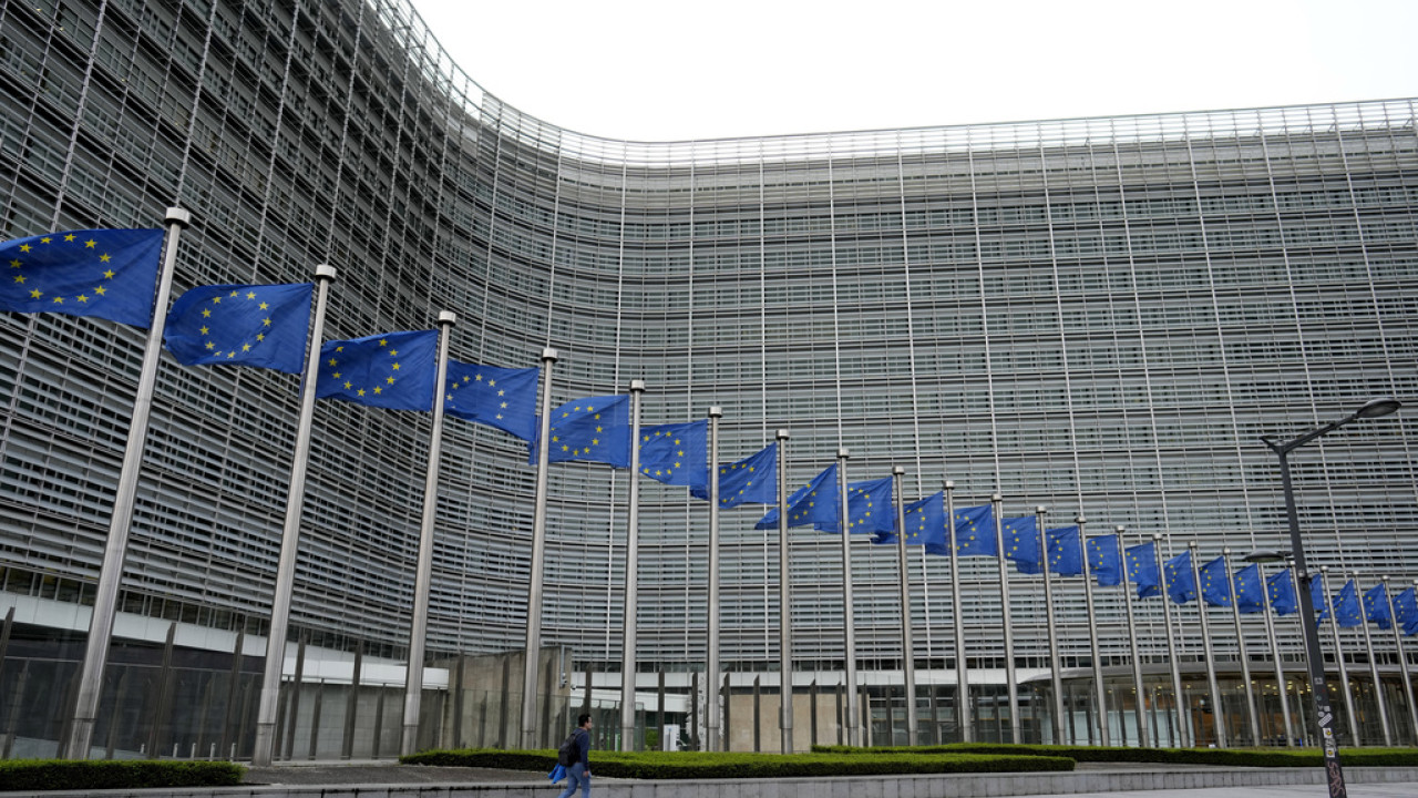 ΕΕ: Προτείνει κυρώσεις σε βάρος της Ρωσίας για χρήση χημικών όπλων στην Ουκρανία ΕΕ: Προτείνει κυρώσεις σε βάρος της Ρωσίας για χρήση χημικών όπλων στην Ουκρανία