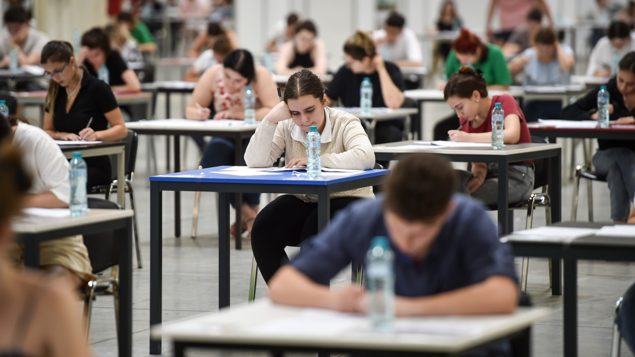 Τουρκία: Συνελήφθη μαθητής που έκανε «σκονάκι» μέσω τεχνητής νοημοσύνης στις εξετάσεις για το πανεπιστήμιο