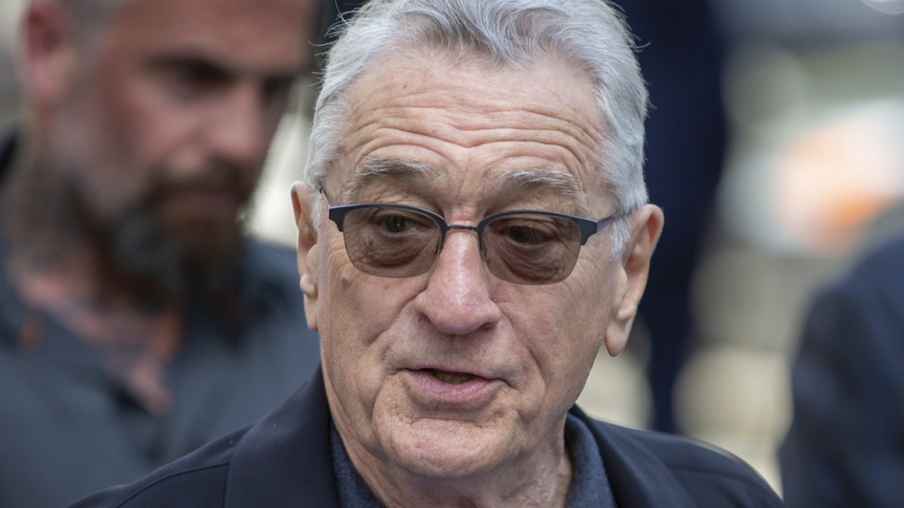 Ρόμπερτ Ντε Νίρο για την αποκάλυψη της τρανς κόρης του: «Ε, και;» Ρόμπερτ Ντε Νίρο για την αποκάλυψη της τρανς κόρης του: «Ε, και;»