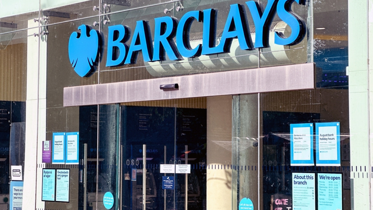 Σε υψηλά 9 ετών η μετοχή της Barclays μετά τα καλύτερα των εκτιμήσεων μεγέθη γ’ τριμήνου