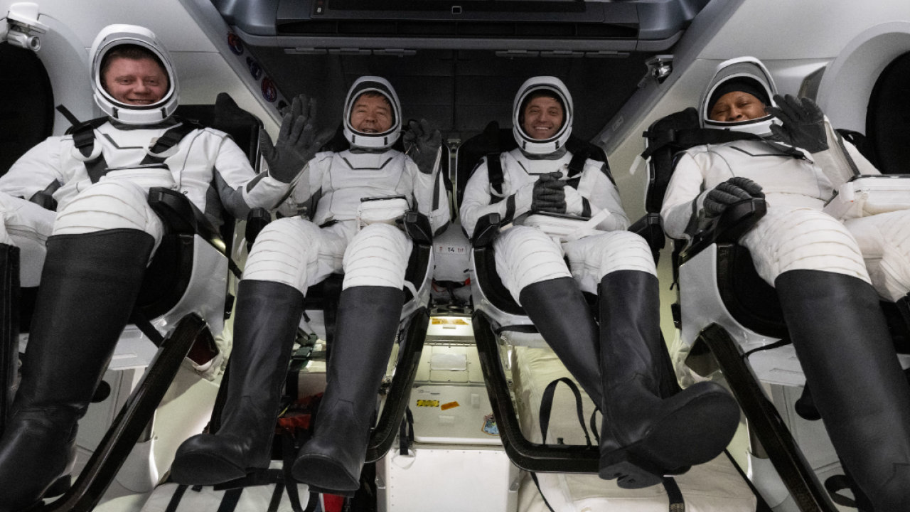 SpaceX: Επέστρεψαν στη Γη οι 4 αστροναύτες μετά από 2 μήνες καθυστέρηση λόγω του προβλήματος της κάψουλας (Βίντεο) SpaceX: Επέστρεψαν στη Γη οι 4 αστροναύτες μετά από 2 μήνες καθυστέρηση λόγω του προβλήματος της κάψουλας (Βίντεο)