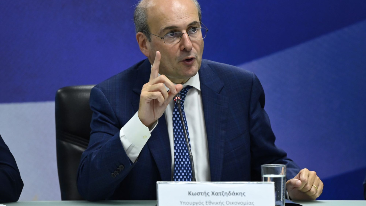 Χατζηδάκης: Καταργείται το τέλος επιτηδεύματος και για τους εργαζόμενους με μπλοκάκια Χατζηδάκης: Καταργείται το τέλος επιτηδεύματος και για τους εργαζόμενους με μπλοκάκια