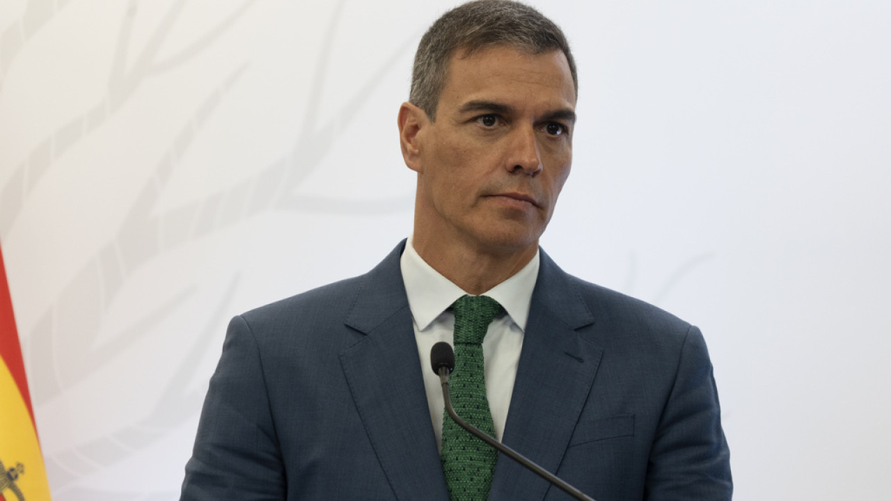 Σπόντα Σάντσεθ για Μασκ: Καλεί σε εξέγερση εναντίον της «τεχνοκάστας» των social media