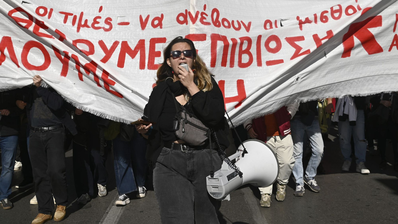 Ολοκληρώθηκαν οι πορείες στο κέντρο - Πάνω από 11.000 διαδηλωτές - Άνοιξαν οι δρόμοι