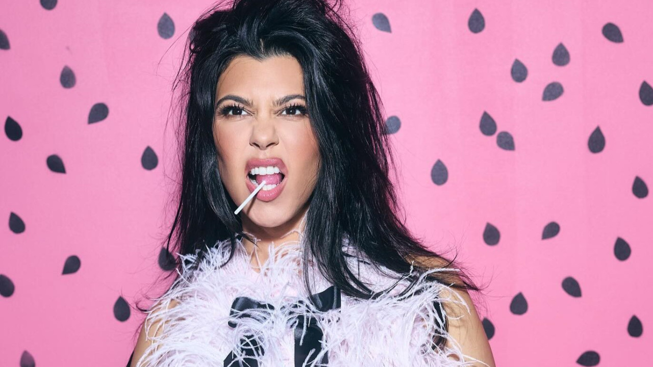 Kourtney Kardashian: Οι θαυμαστές παραληρούν για τις πόζες της με την Kim (φωτό)