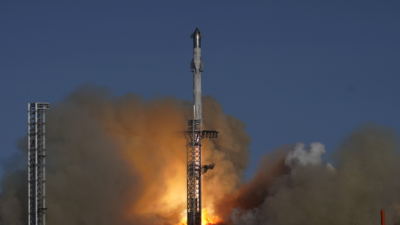 SpaceX: Δεν… έφερε γούρι ο Τραμπ στον Ίλον Μασκ – Θεαματικά βίντεο του αποτυχημένου εγχειρήματος