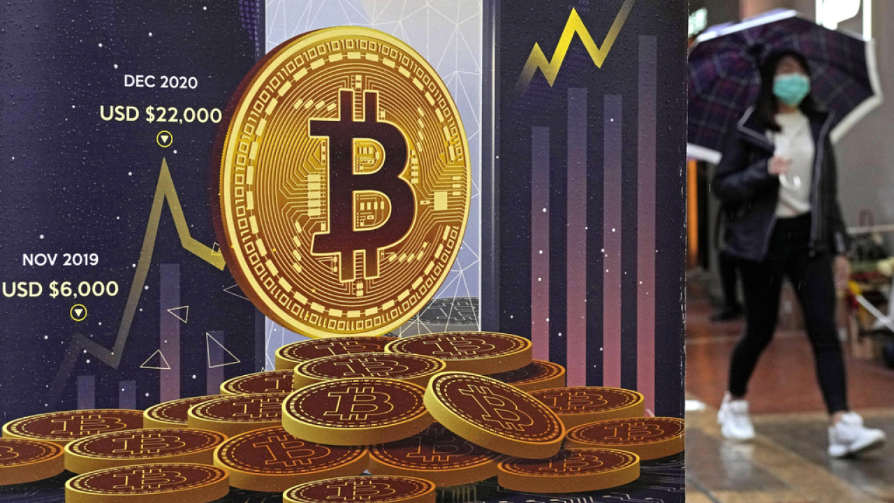 Ιστορικό υψηλό: Το Bitcoin έσπασε το φράγμα των 100.000 δολαρίων