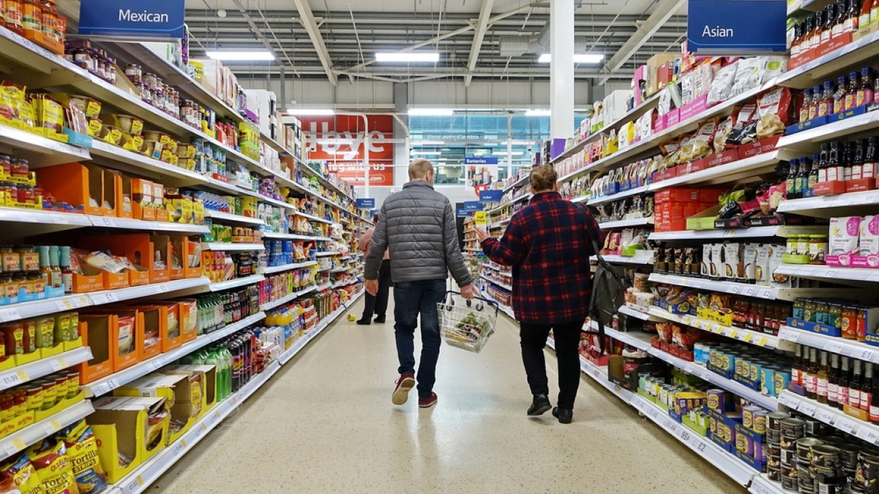 Ελαφρώς χαμηλότερα, στο 2,3%, ο πληθωρισμός στην Ευρωζώνη τον Φεβρουάριο