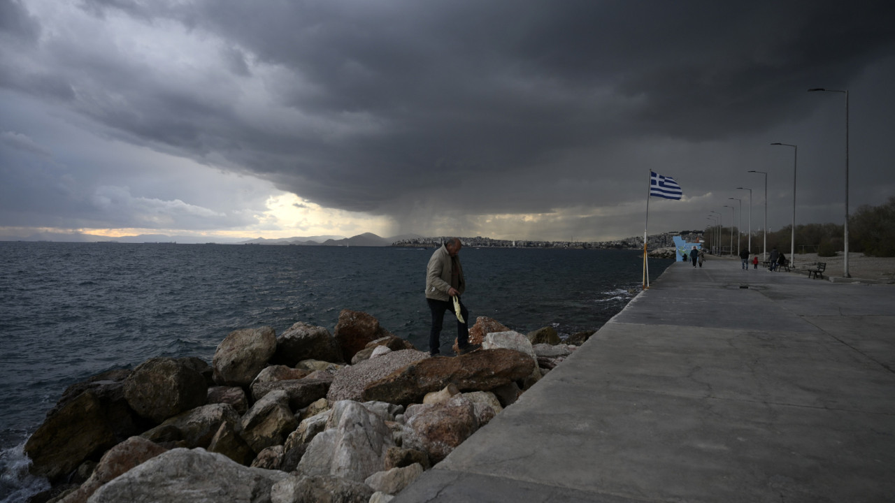 Έκτακτο δελτίο επιδείνωσης καιρού: Η κακοκαιρία Coral φέρνει ψύχος και θυελλώδεις ανέμους