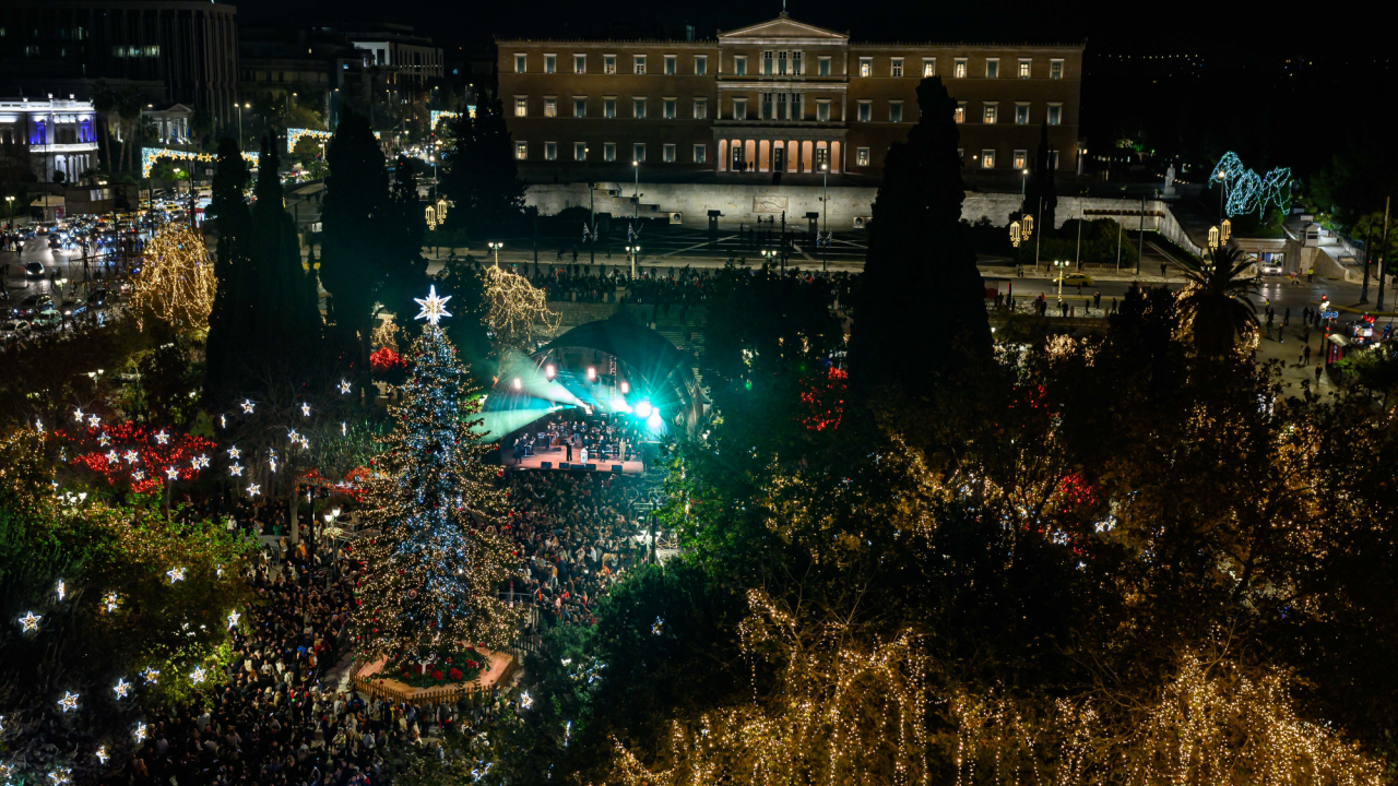 Με αθόρυβα πυροτεχνήματα θα υποδεχθεί ο Δήμος Αθηναίων το 2025 για να μην τρομάξουν τα ζώα της πόλης