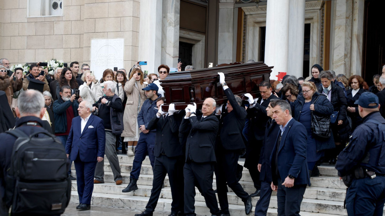 Αλβανία: Συνεχίστηκε για 2η μέρα το λαϊκό προσκύνημα στο σκήνωμα του Ιεράρχη Αναστάσιου