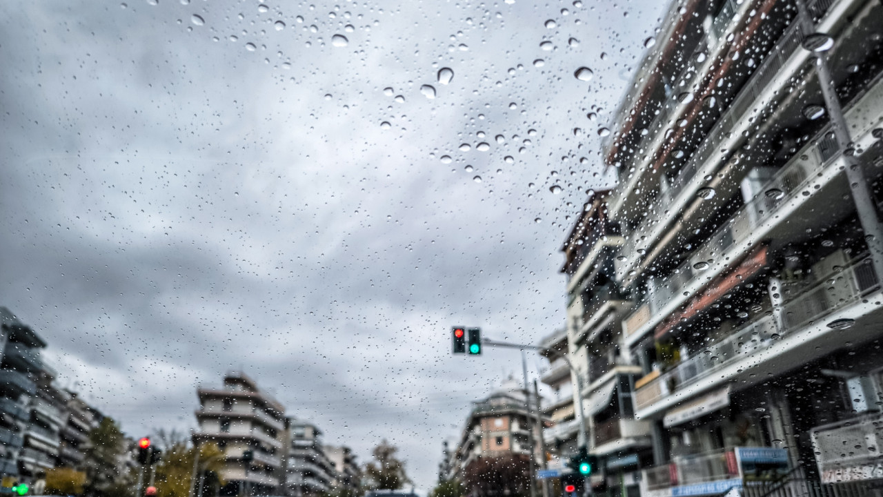 Βροχές, σποραδικές καταιγίδες και αφρικανική σκόνη στη χώρα σήμερα - Πού θα είναι έντονα τα φαινόμενα