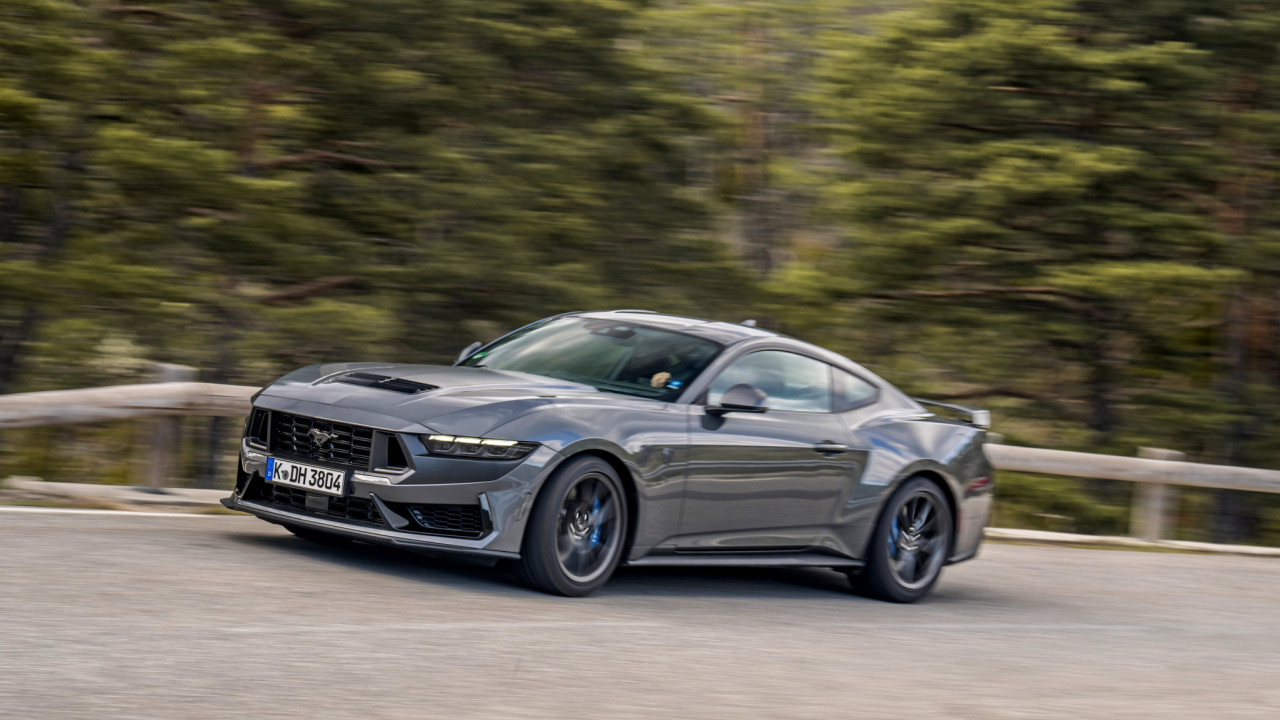 Νέο βίντεο «Living On The Limit» με πρωταγωνιστή τη Ford Mustang Dark Horse